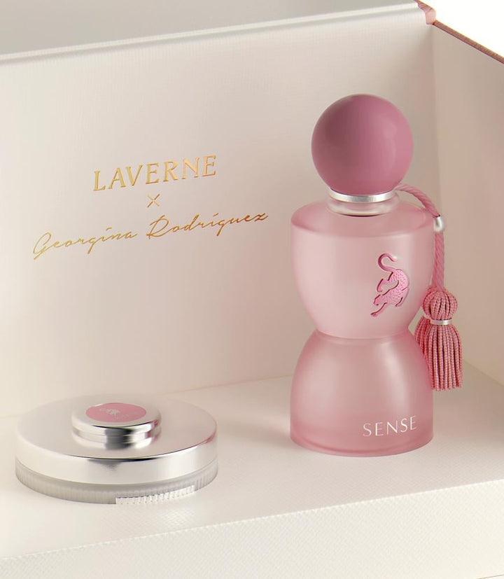باكج جورجينا من لافيرن – عطر سينس برفقة باودر خاص وحقيبة أنيقة 3_b95aa36d-0f30-4a7f-8b0c-b91f50de41a1