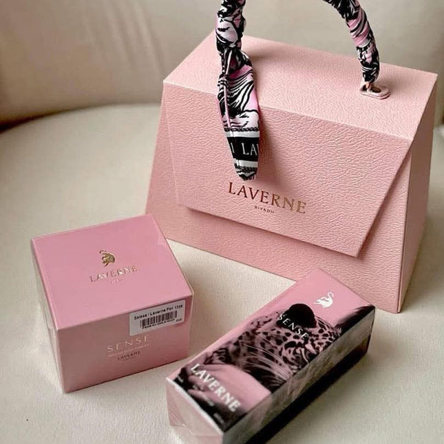 باكج جورجينا من لافيرن – عطر سينس برفقة باودر خاص وحقيبة أنيقة 4_410fcb42-d860-4f76-9982-9329275a9c5e